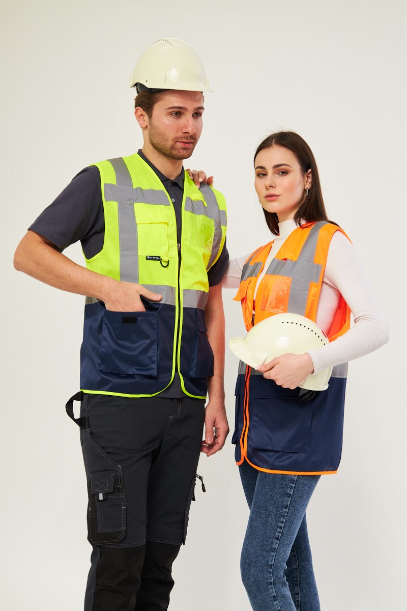 Yeşil-Lacivert Yönetici İkaz Yeleği – Mühendis Yeleği, Şık ve Fonksiyonel İş Güvenliği Yeleği